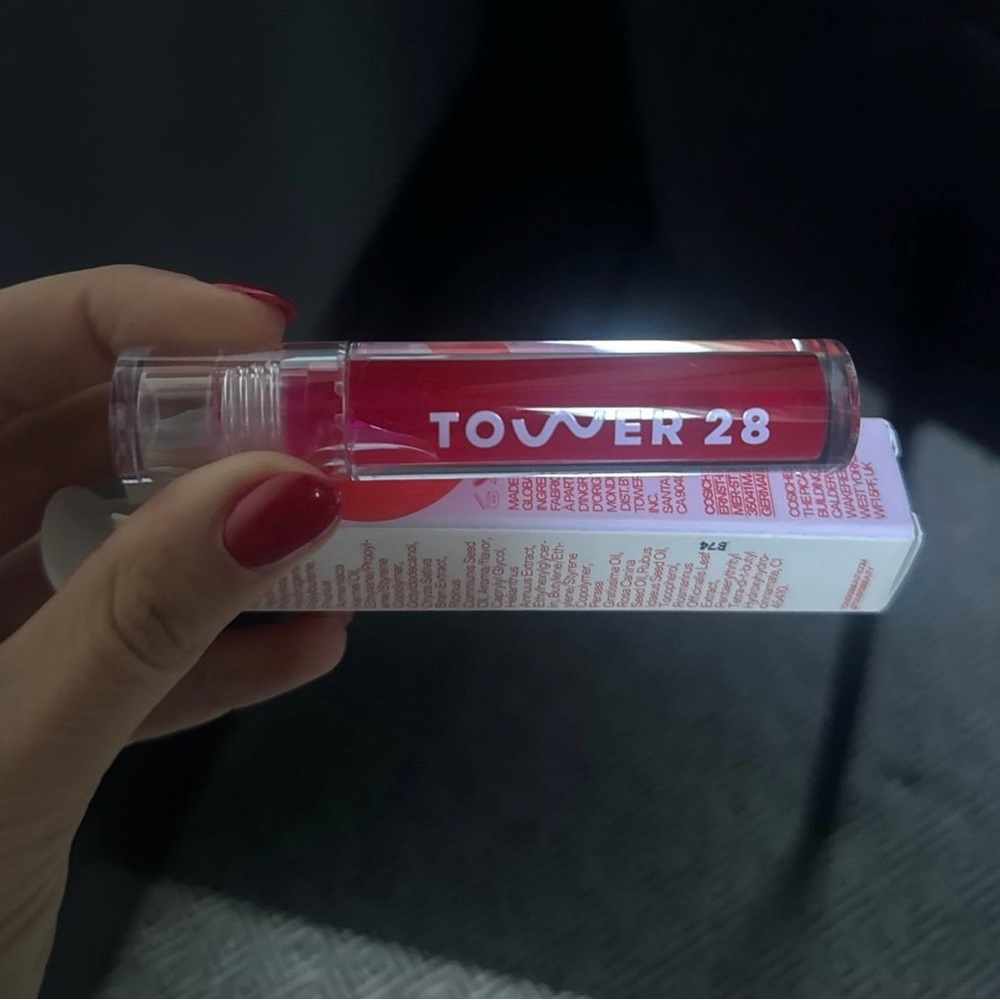 Tower 28 ShineOn Lip Jelly - xoxo - Picture 3 of 3